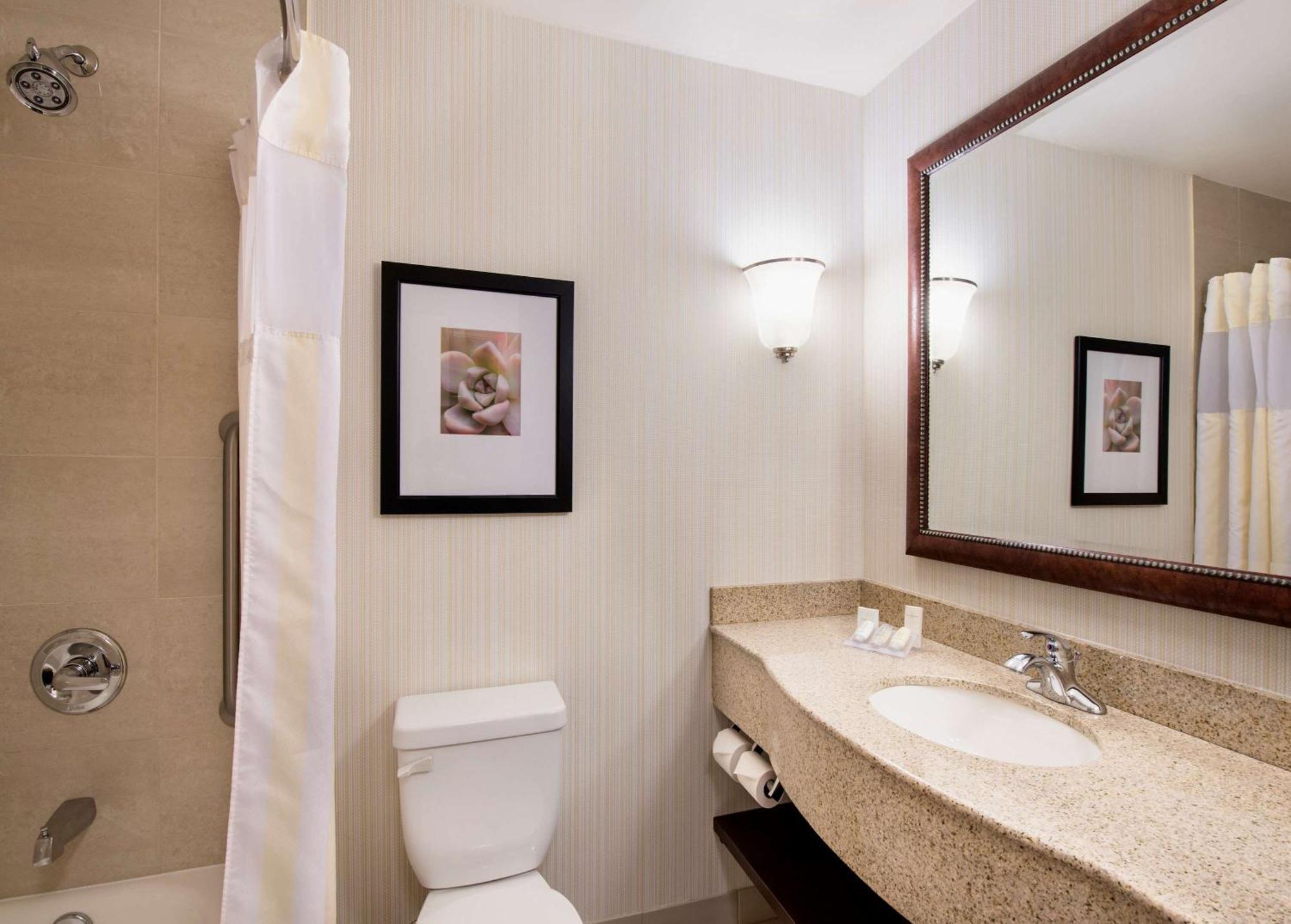 Hilton Garden Inn West Edmonton Extérieur photo