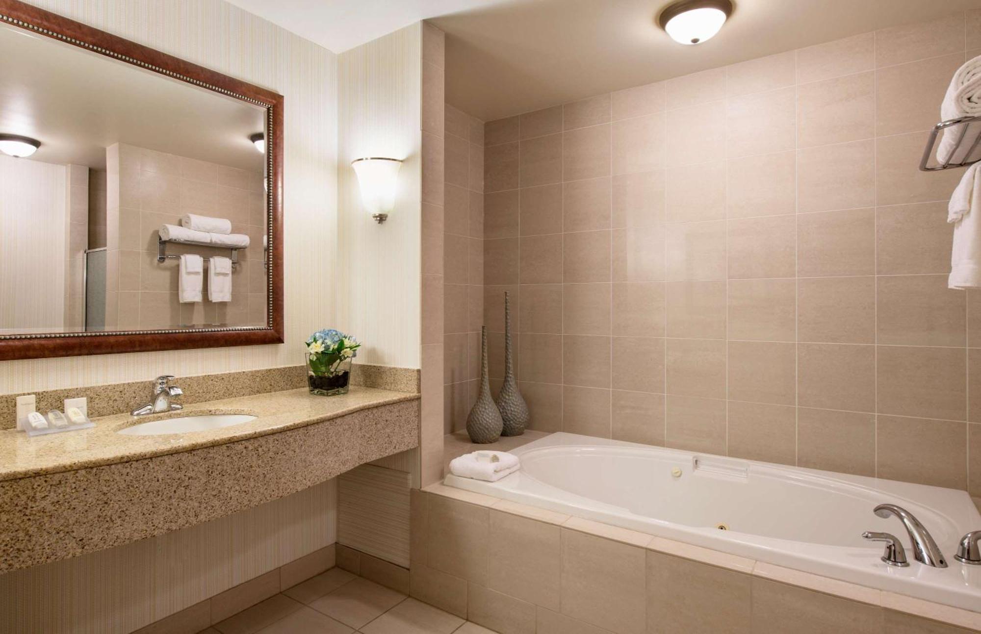 Hilton Garden Inn West Edmonton Extérieur photo