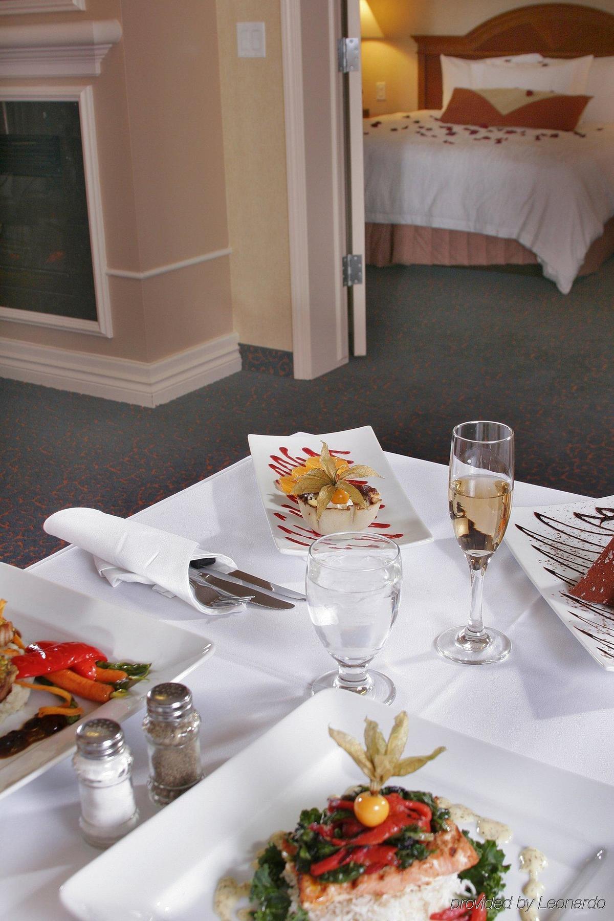 Hilton Garden Inn West Edmonton Restaurant photo